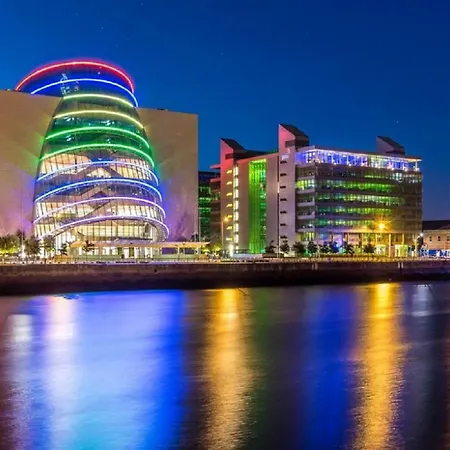Luxury City Grand Canal Dock